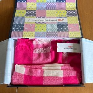 NWT vineyard vines scarf